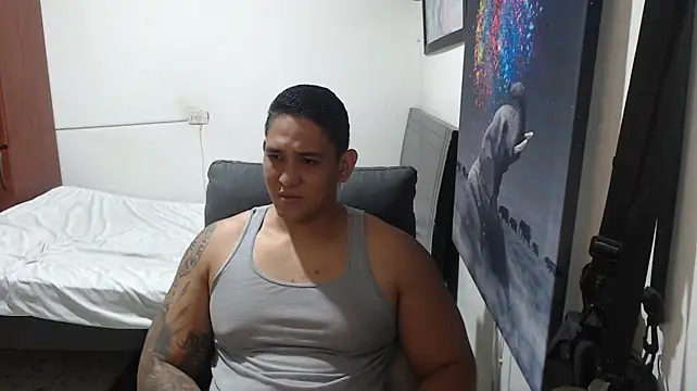 XXX chat uživo modela coltonmassiff