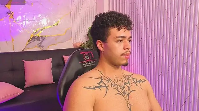 XXX chat uživo modela Dominic_tay
