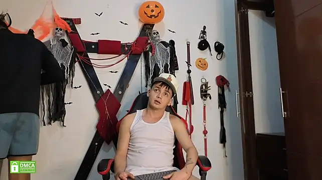 Онлайн чат XXX GoldenBoyDuo