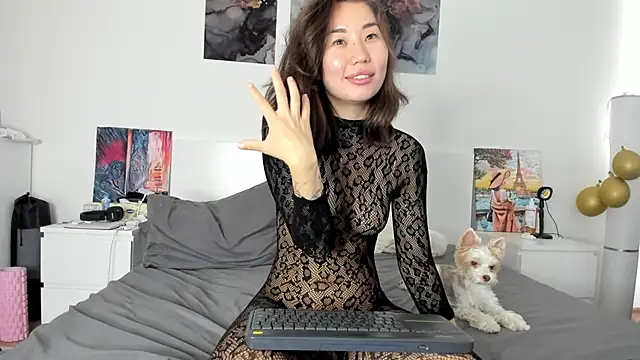 ChloeTayaa's Live XXX Chat