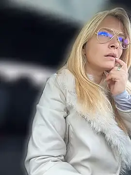 AnastasiaAniess' Live XXX Chat