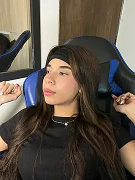 Chat +18 de Milleradhara24 ao vivo