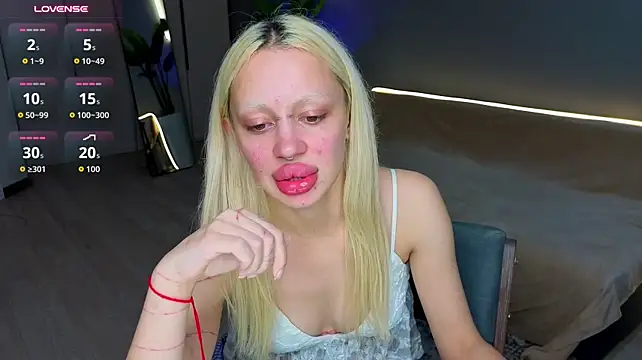 Chat +18 de Luna_Beverly ao vivo