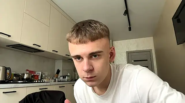 SoloFuryn Live XXX chat