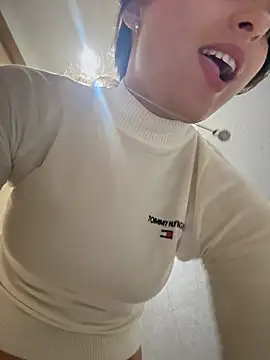 Chat +18 de Wonder_Kari ao vivo