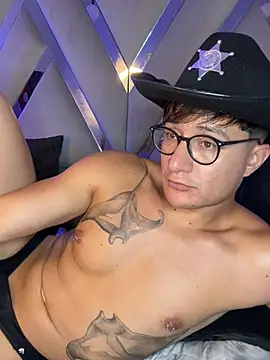 XXX chat uživo modela Hassbyd