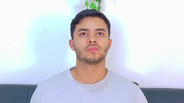TylerWest_: онлайн-секс-чат