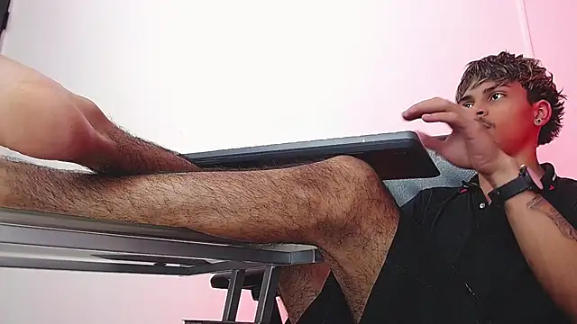 Angel_foxc13 Chat XXX in diretta