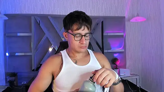 Chatroom XXX en direct de Hassbyd