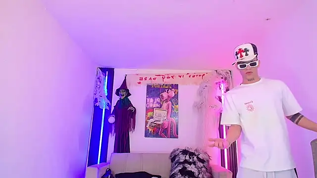 XXX chat uživo modela GoldenDuoheat