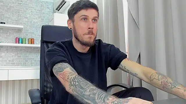 JonahShaw Chat XXX in diretta