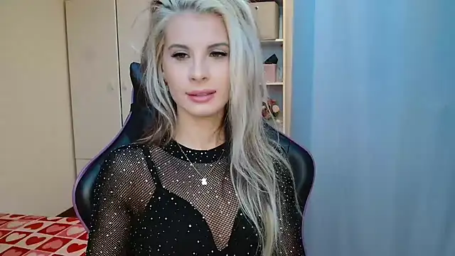 KristineGlow Adlı Modelin Canlı XXX Sohbeti