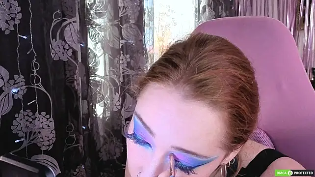 TinaBrook Adlı Modelin Canlı XXX Sohbeti
