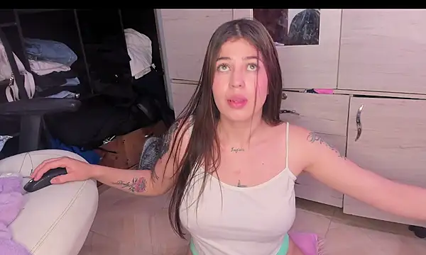 Czat XXX na żywo – Kitty_bad1