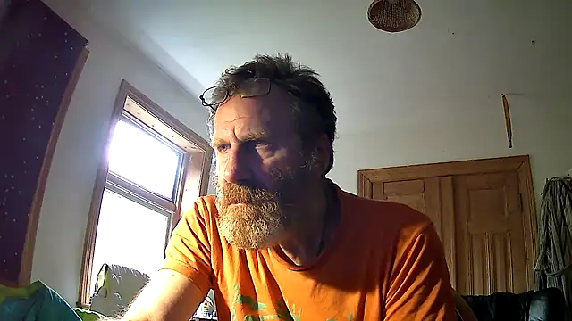 GingerBeardedLynx Adlı Modelin Canlı XXX Sohbeti