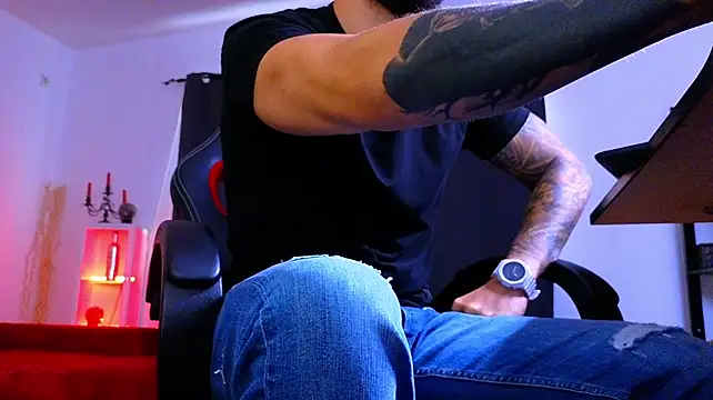 MightyAaron66 – Naživo XXX chat