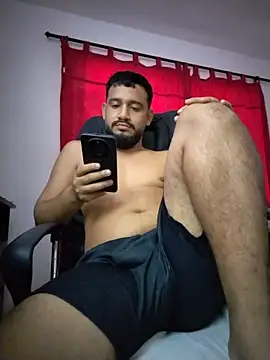 BadboyX333 现场XXX聊天