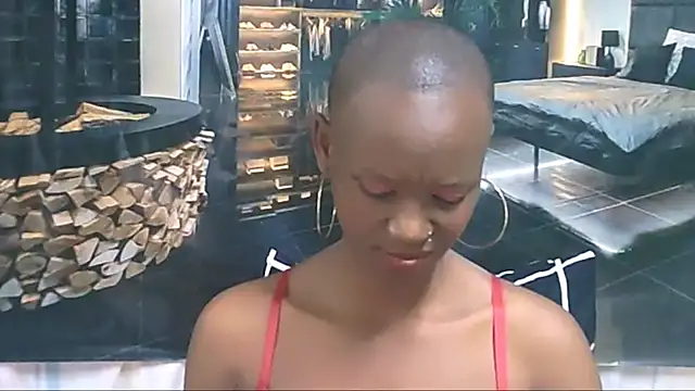 EbonyOlive69 XXX чат на живо