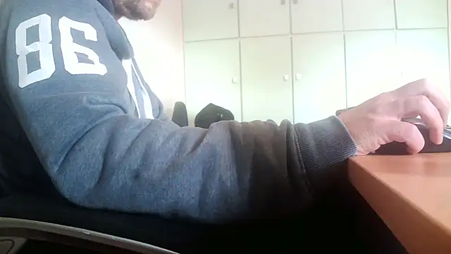 XXX chat uživo modela truble78