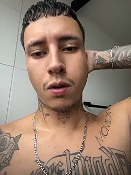 Ttinho Live XXX-chat