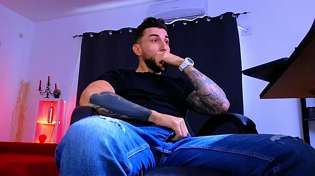 MightyAaron66 Live XXX-Chat