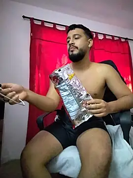 BadboyX333 Adlı Modelin Canlı XXX Sohbeti