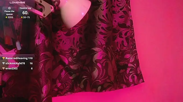 BeellaRosse Adlı Modelin Canlı XXX Sohbeti