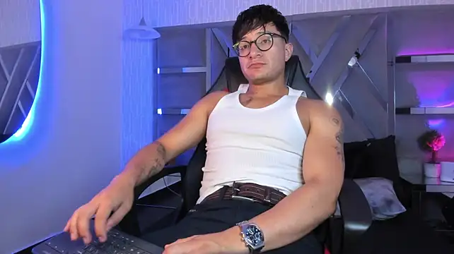 Hassbyd élő XXX-chatje