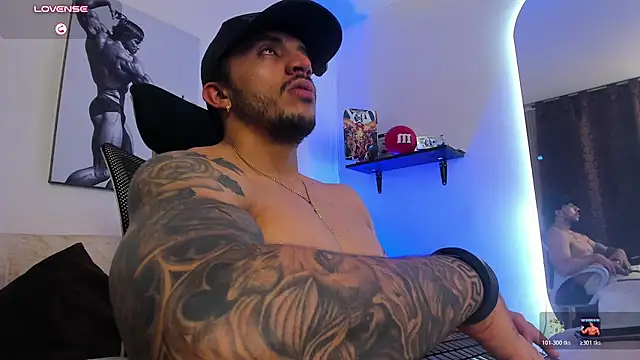 LiamReigns_ live XXX chat