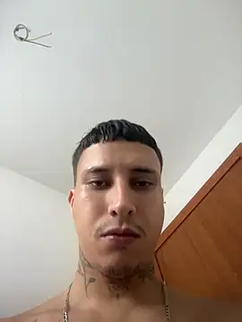 Chat +18 de Ttinho ao vivo