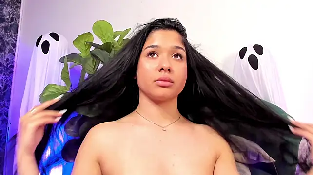 NaomiVelourr Adlı Modelin Canlı XXX Sohbeti