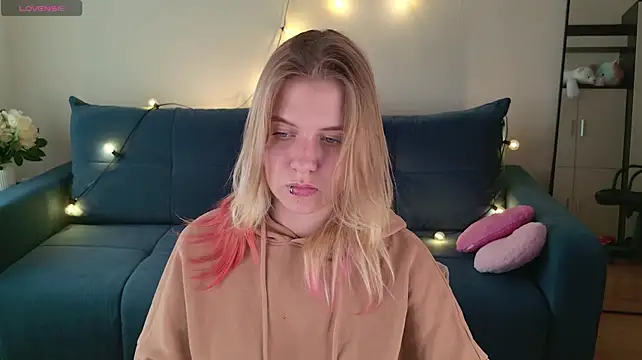 Viki_Charm Chat XXX live