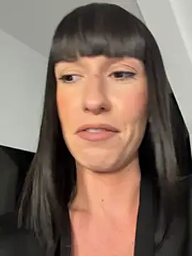Chat +18 de lola_tentatiion ao vivo