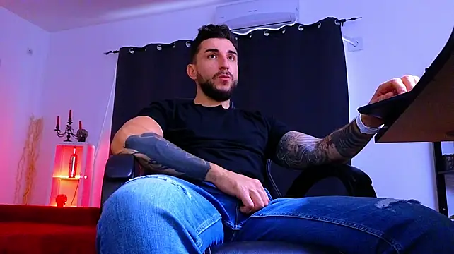 MightyAaron66 live XXX chat
