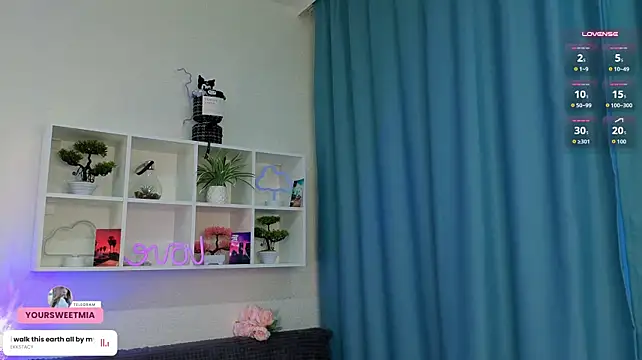 cuteloat's Live XXX Chat