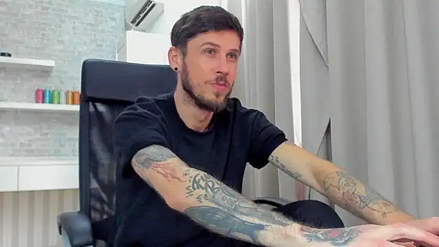 JonahShaw Chat XXX in diretta