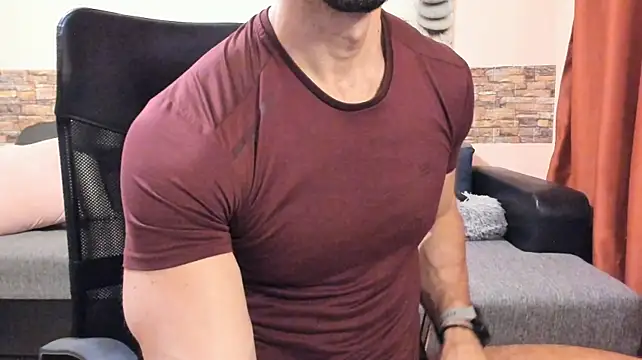 HotHunkTrainer লাইভ XXX চ্যাট