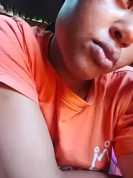 IvoryMus Adlı Modelin Canlı XXX Sohbeti