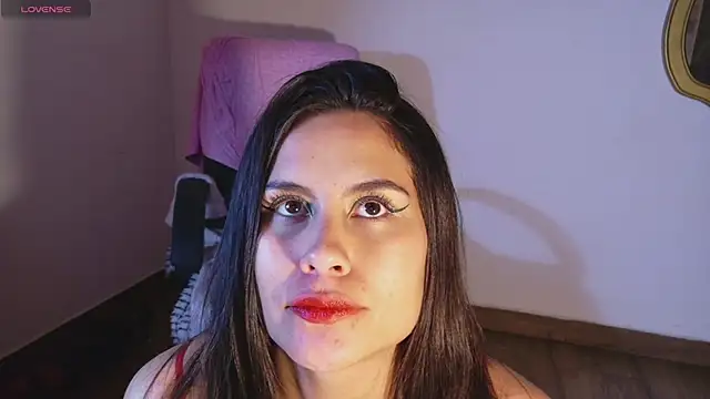 Chat +18 de alanis_22 ao vivo