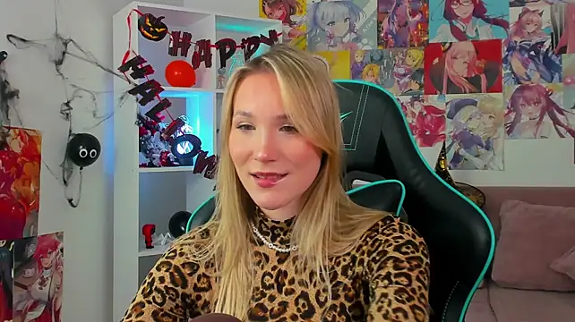 Chat +18 de ElaraVoltage ao vivo