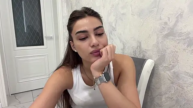 دردشة Marnera الجنسية المباشرة