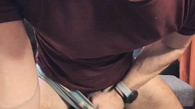 HotHunkTrainer – Naživo XXX chat
