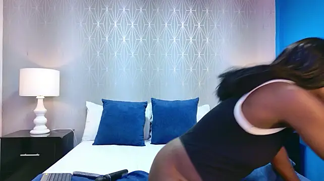Chat +18 de VickyWalles ao vivo