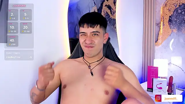 แชท XXX สดของ RyanClark_