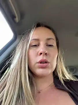 Chat +18 de Mona_Plus ao vivo