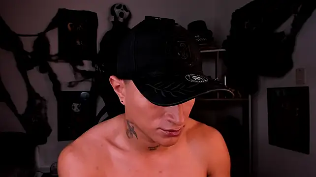 LiamDeeps Adlı Modelin Canlı XXX Sohbeti