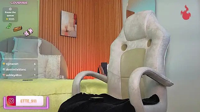 Chatroom XXX en direct de Ette_Star