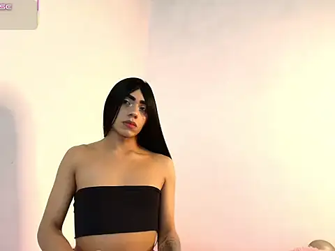 lucianaglow_ Adlı Modelin Canlı XXX Sohbeti