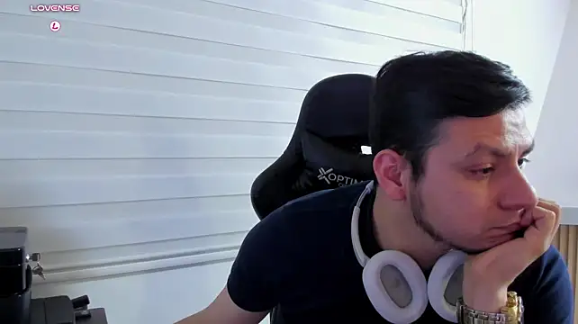 XXX chat uživo modela Rick_Adams