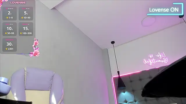 scarletcherry18's Live XXX Chat